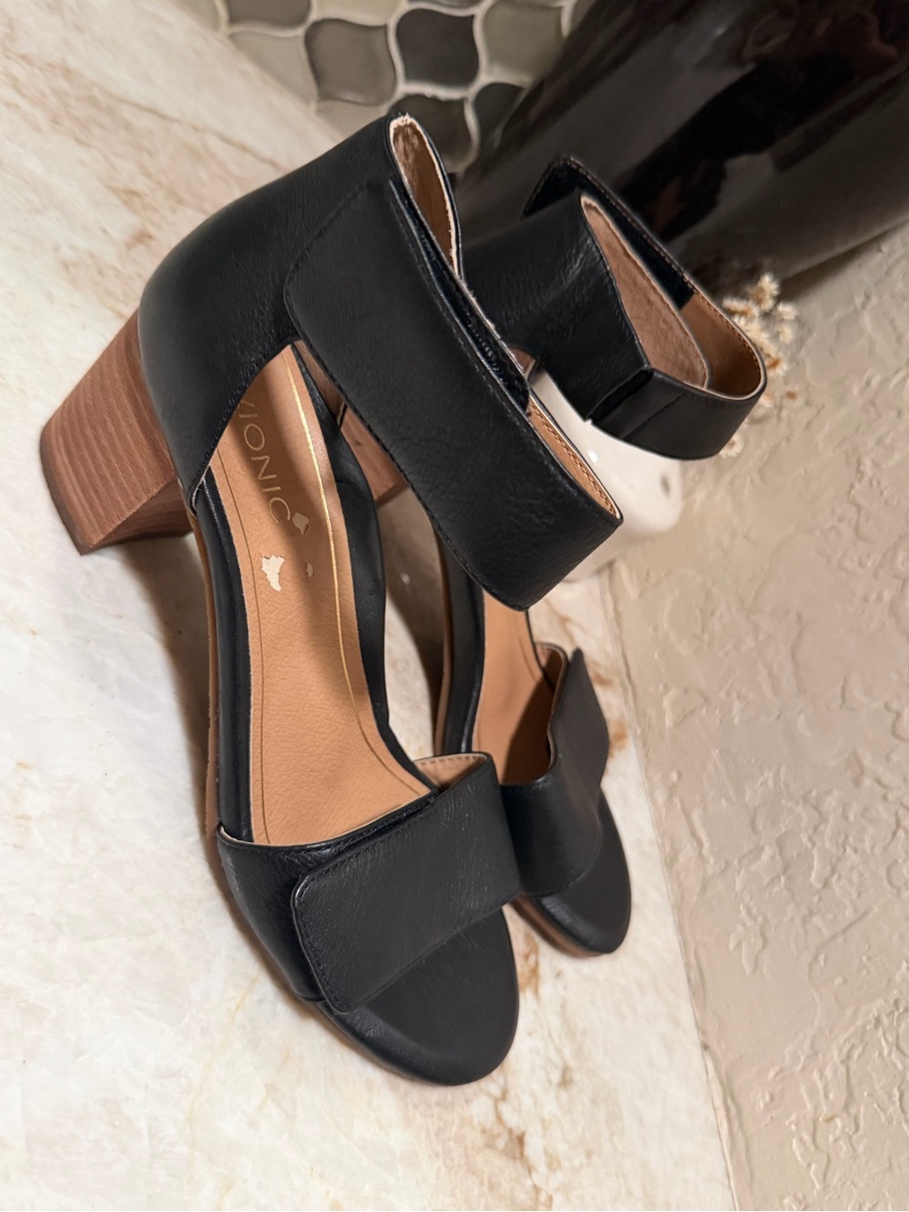 Vionic Solana heels Sz 7